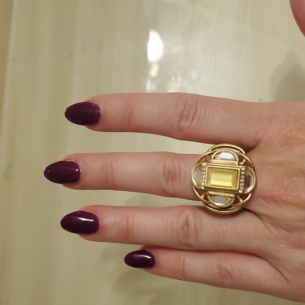💥Lia Sophia ring